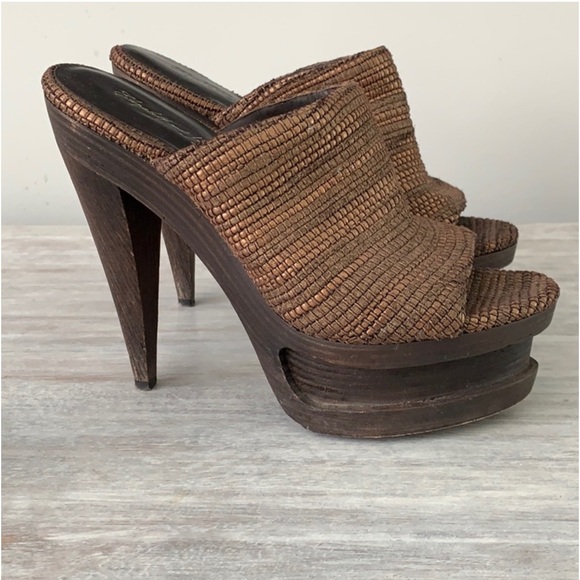 Elizabeth and James E Charm Platform Sandals, Bronze, Size 7 - Picture 2 of 9